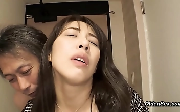 精品 Sensational Beauty Gets Wildly Banged by Hot Stud